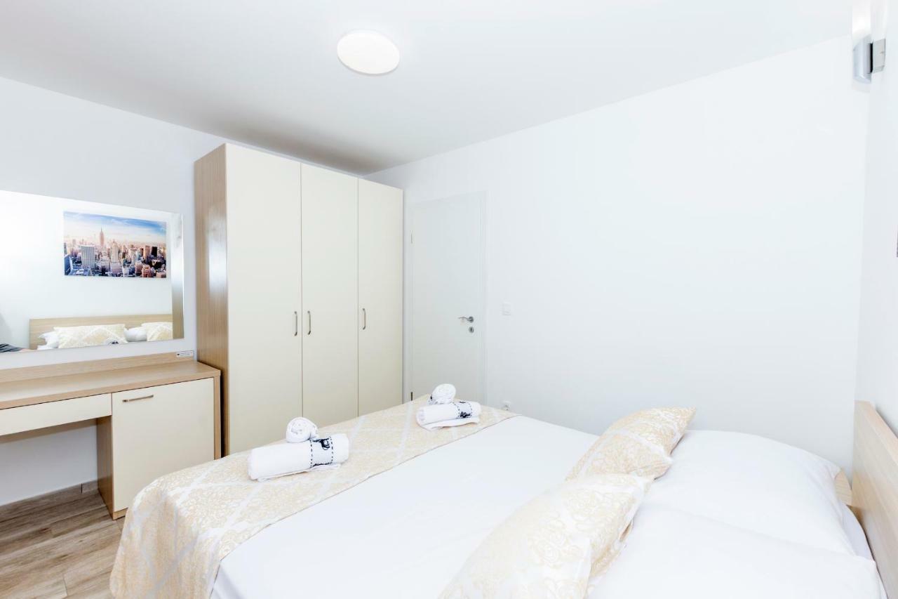 Apartments West Coast Spalato Esterno foto